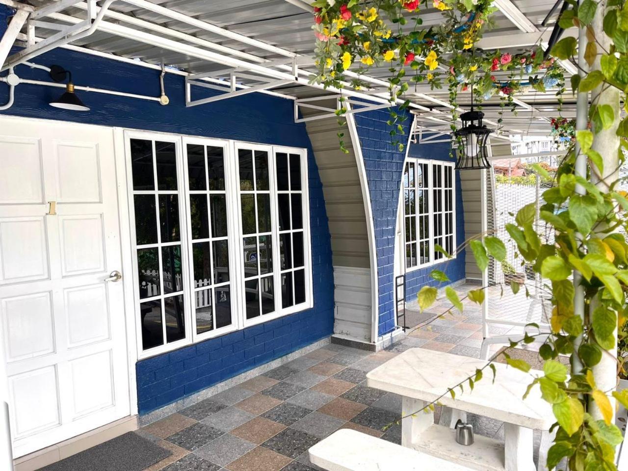 Blue Cabins By Pfordten Cottage Cameron Highlands Esterno foto
